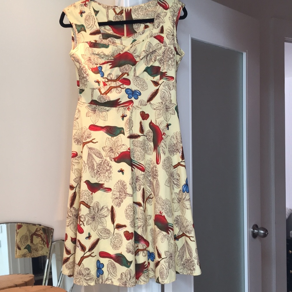 Beautiful bird dress!